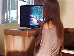 Vaimo tykkää etsimässä verkossa