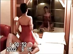 Korean milf pettää miehensä kanssa valkoinen poikaystävä